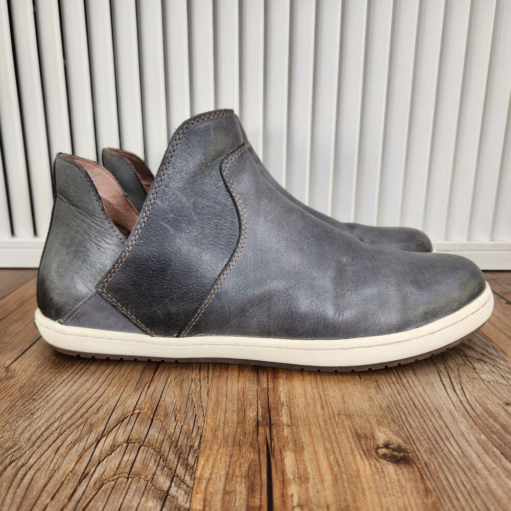 Taos Unity Booties Womens Sz 11 Gray Leather Slip On Mid Top Casual Ankle Boots